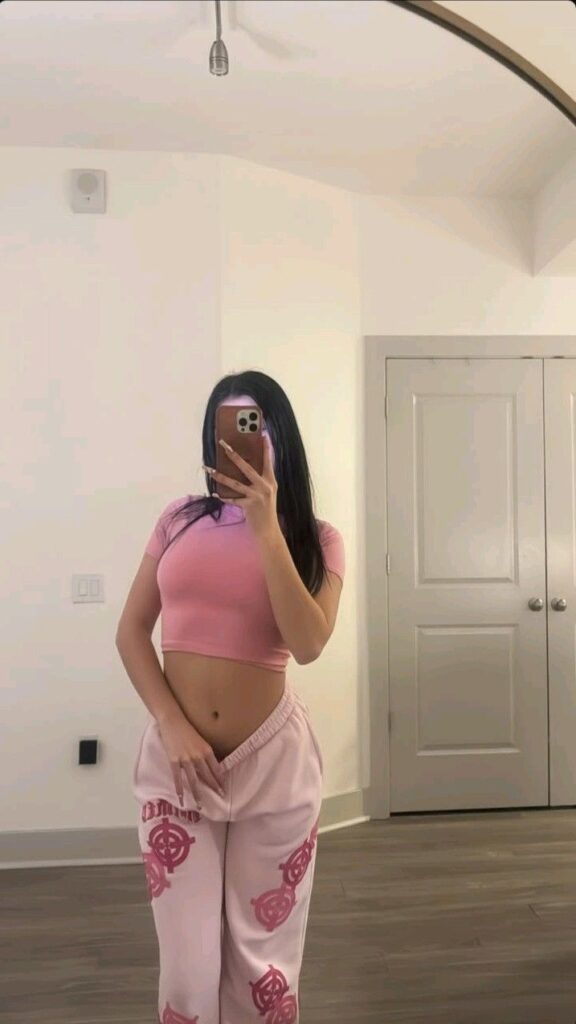Cevatpaşa Escort – Bayrampaşa Escort Bayan profilleri için güncel ilanları temsil eden bilgisayar ekranı