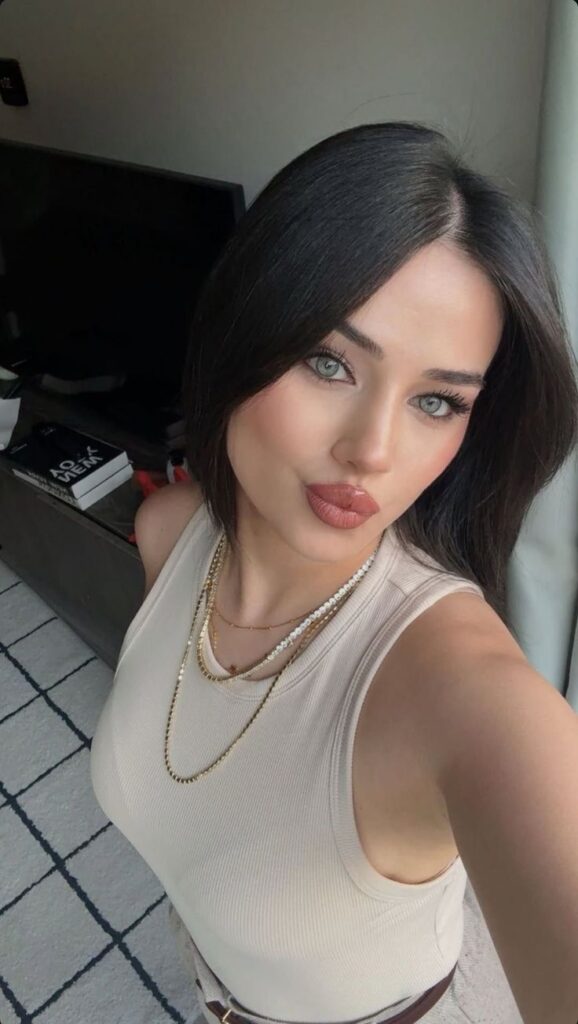 Bakırköy Escort İlanları: Cevizlik ve Seyahat Escort Seçenekleri 5 Bakırköy Escort Bayan – Bakırköy Escort İlanları sayfası için gece ışıkları