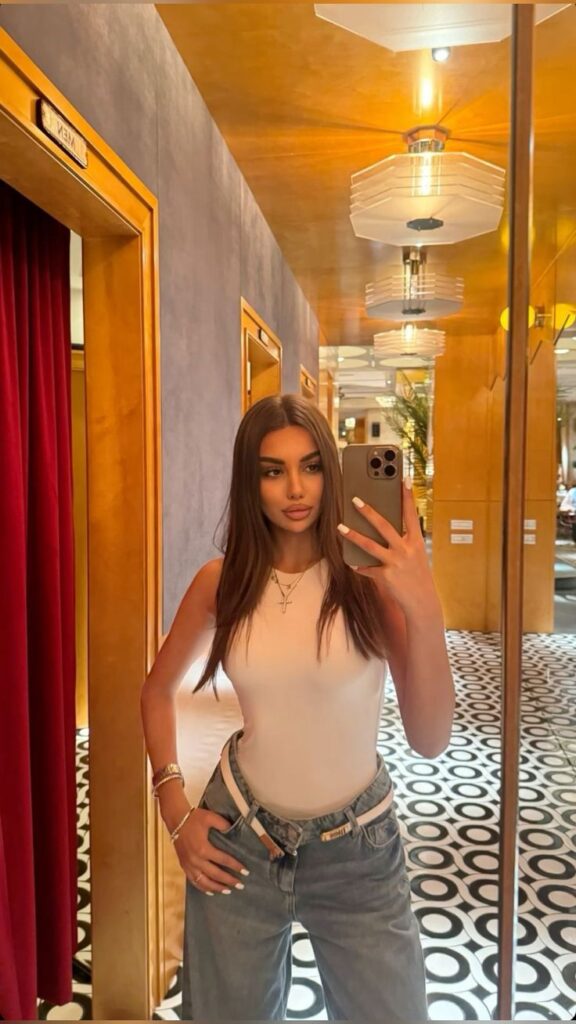 Esenyurt Escort Ceren Sonbahar Gibi Sicakligiyla Tutkulu Anal ve Oral Seanslar Sunan 3