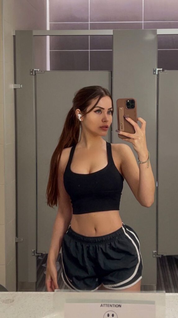 Bakırköy Escort İlanları: Cevizlik ve Seyahat Escort Seçenekleri 1 Bakırköy Escort ilanları için Cevizlik semtinde gün batımı